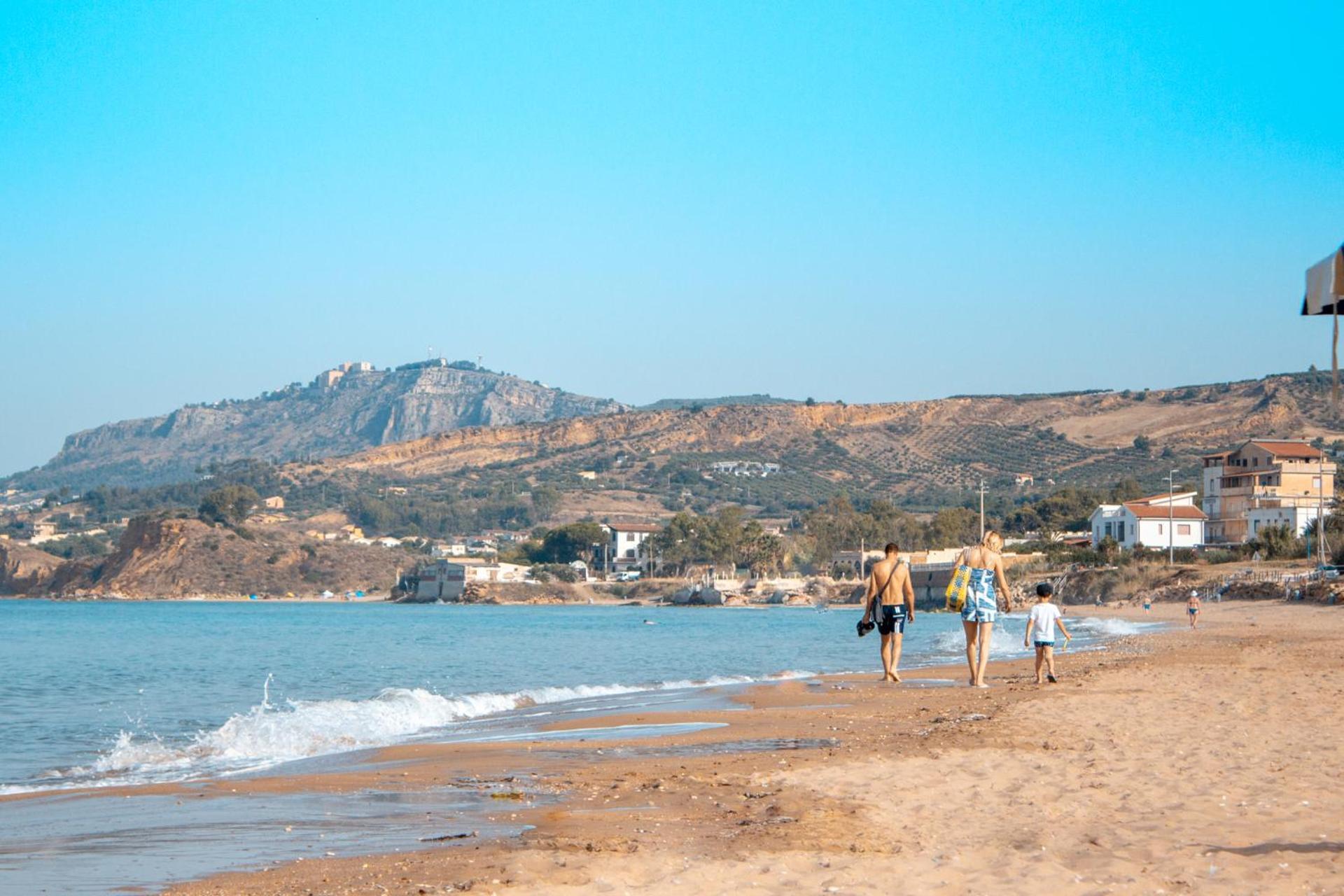 Makauda Beach Sciacca Luaran gambar